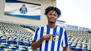 Kevin-Prince Boateng congratulates Manuel Locatelli after sealing Juventus move